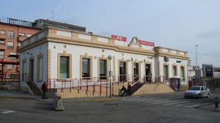 NOTICIAS --- La estación de tren de Sant Feliu de Llobregat (Barcelona) en peligro de ser derribada.