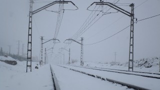 FOTOGRAFÍA --- Vías bajo la nieve