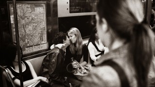 La ternura en el metro de NY según Matt Weber