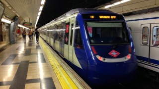 Imagen de la semana: nuevos trenes por la línea 9 del metro de Madrid.