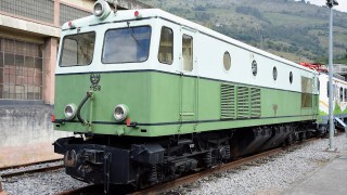 FOTOGRAFÍA --- Locomotora Creusot