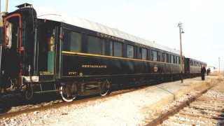 NOTICIAS --- Los Amigos del Ferrocarril de Zaragoza inician la restauración de dos vehículos históricos para el futuro Museo del Ferrocarril de Aragón.